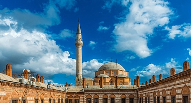 İzmir’in Meşhur Tarihi Camisi: Hisar Camii