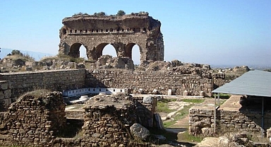 Roma Döneminden Kalma Tralleis Antik Köprüsü
