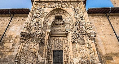 Sivas’ın Tarihi Camiisi: Divriği Ulu Cami