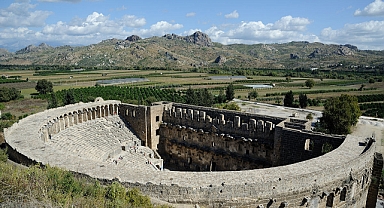 Türkiye'nin En Eski Tiyatrosu: Aspendos Tiyatrosu