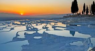 Denizli’nin En Meşhur Termal Kaynağı: Pamukkale Travertenleri
